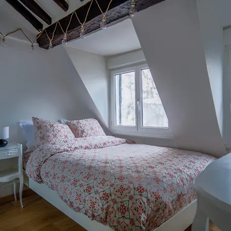Apartment Petit Toit Madeleine - Flat In Concorde Elysee Opera